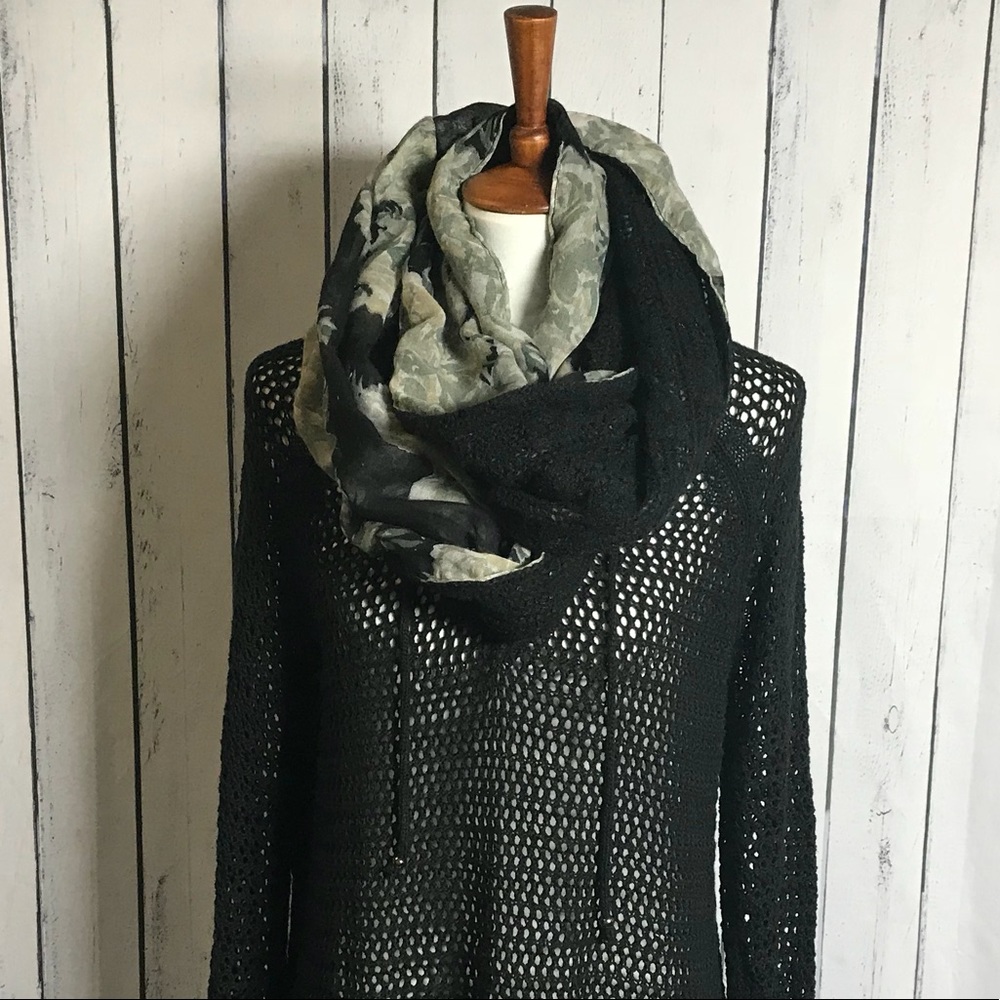 VERY Cute Infinity Scarf - Picture 2 of 2